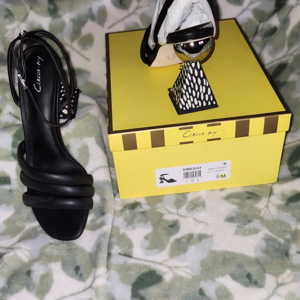 Circus by Sam Edelman Black Strappy Sandals